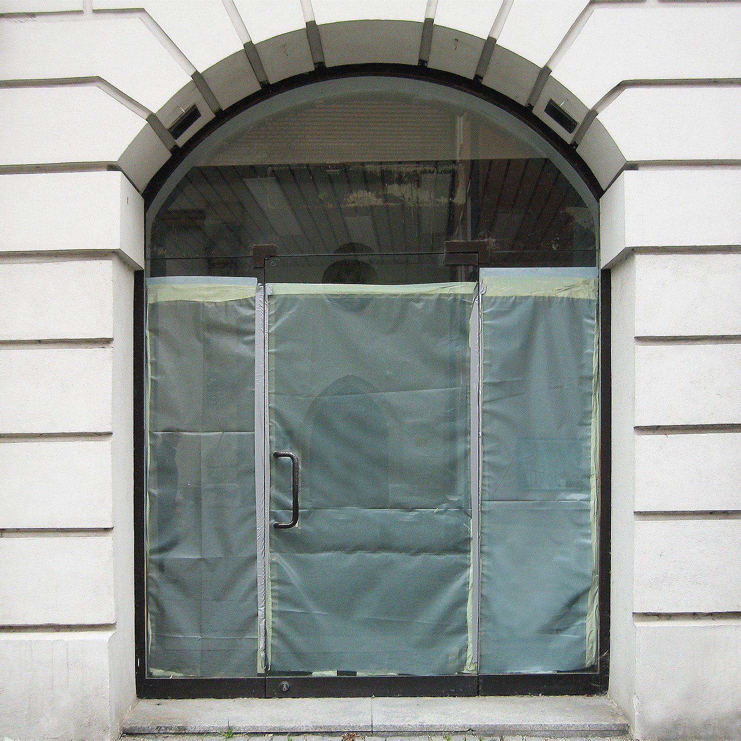 1_popupladen-amberg-vorher-aussen-high