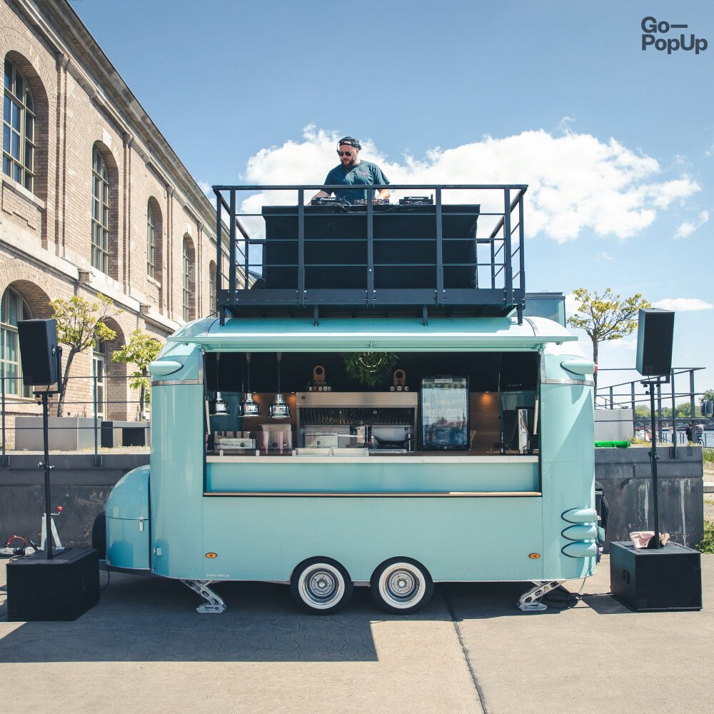 This image has an empty alt attribute; its file name is r5v6b-slider-1.jpg