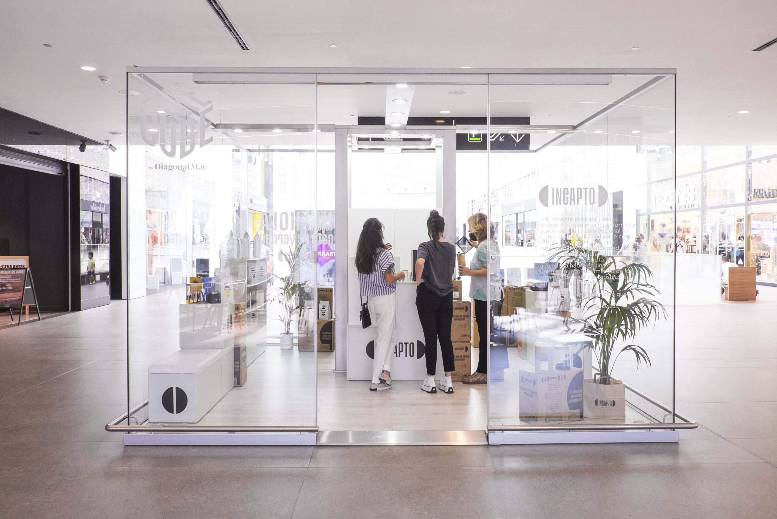 The Cube: premium pop-up space | Go—PopUp Magazine